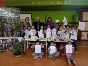 Emprendedoras del Club de la Lavanda compartieron clases con niños y niñas del Jardín 906